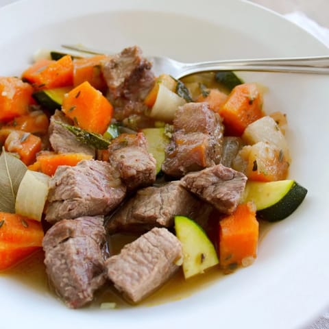 Homemade Sweet Lamb Platter for Babies, featuring diced lamb and colorful, cooked vegetables.